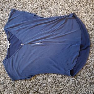 Cute top with zipper